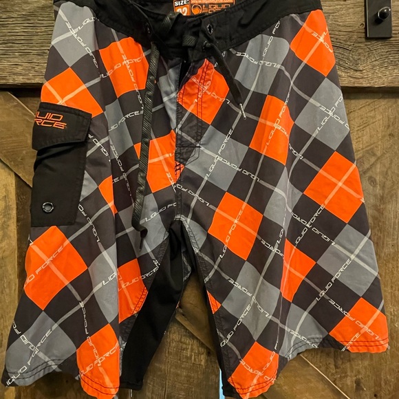 Liquid Force swim shorts size 32 - Picture 1 of 5